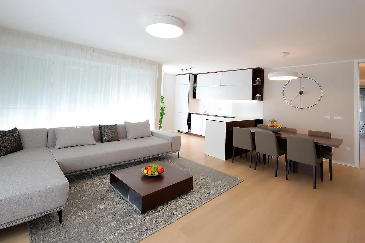 Stylish Apartment 100 M From The Beach Opatija