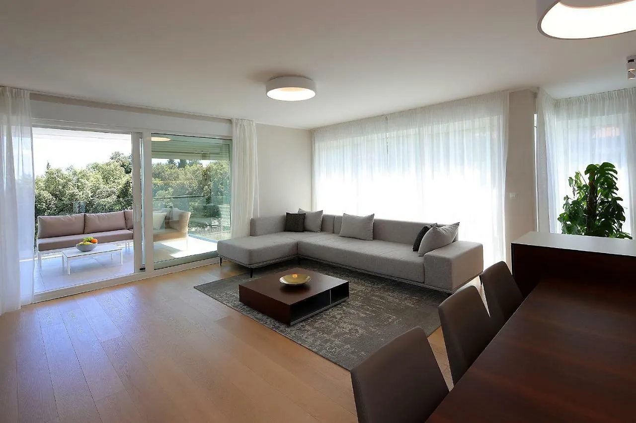 Stylish Apartment 100 M From The Beach Opatija