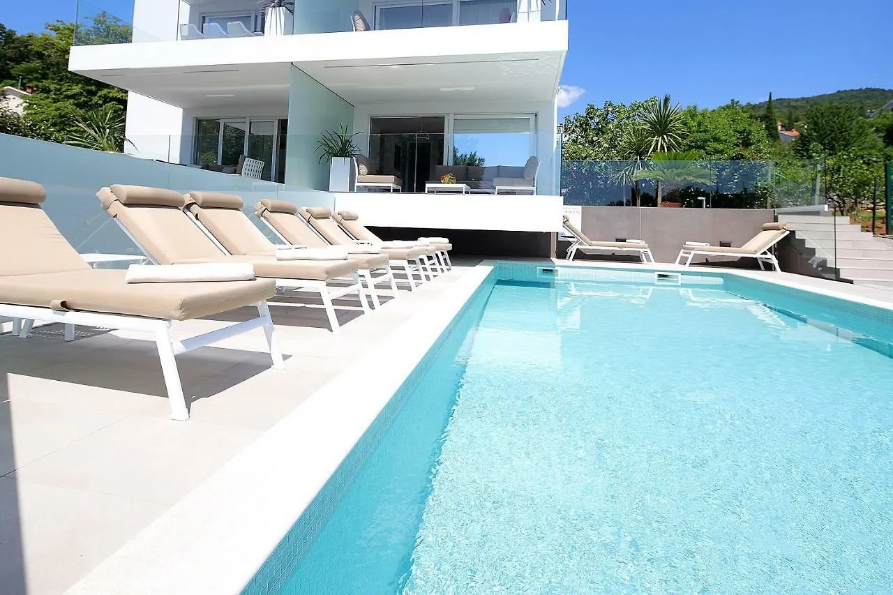 Stylish Apartment 100 M From The Beach Opatija Croatia