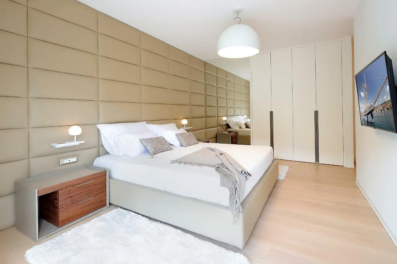 Stylish Apartment 100 M From The Beach Abbázia