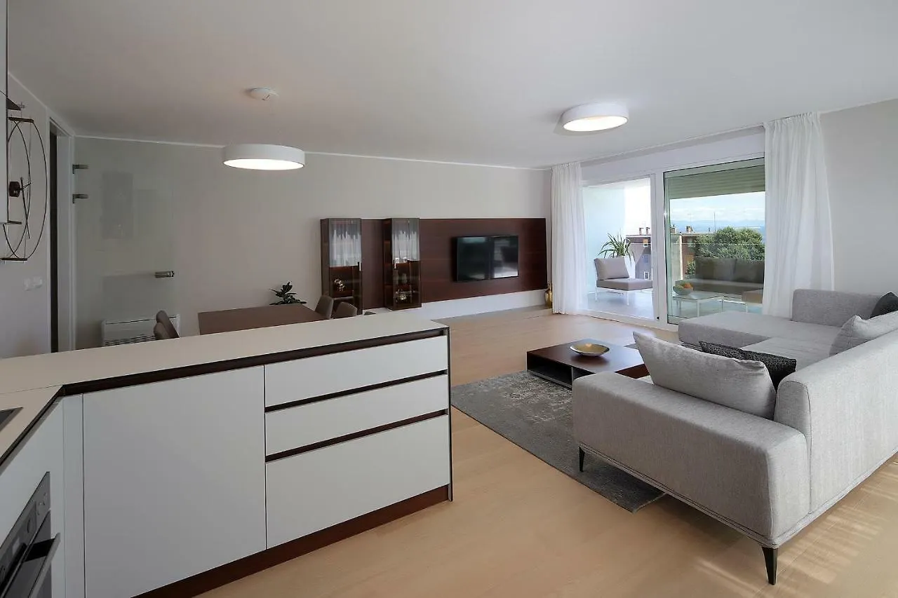 Stylish Apartment 100 M From The Beach Abbázia Horvátország