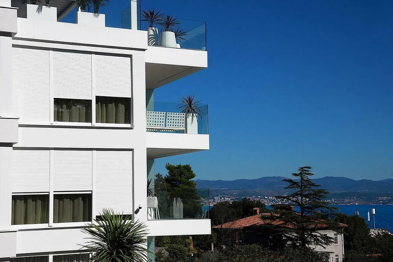 Stylish Apartment 100 M From The Beach Abbázia