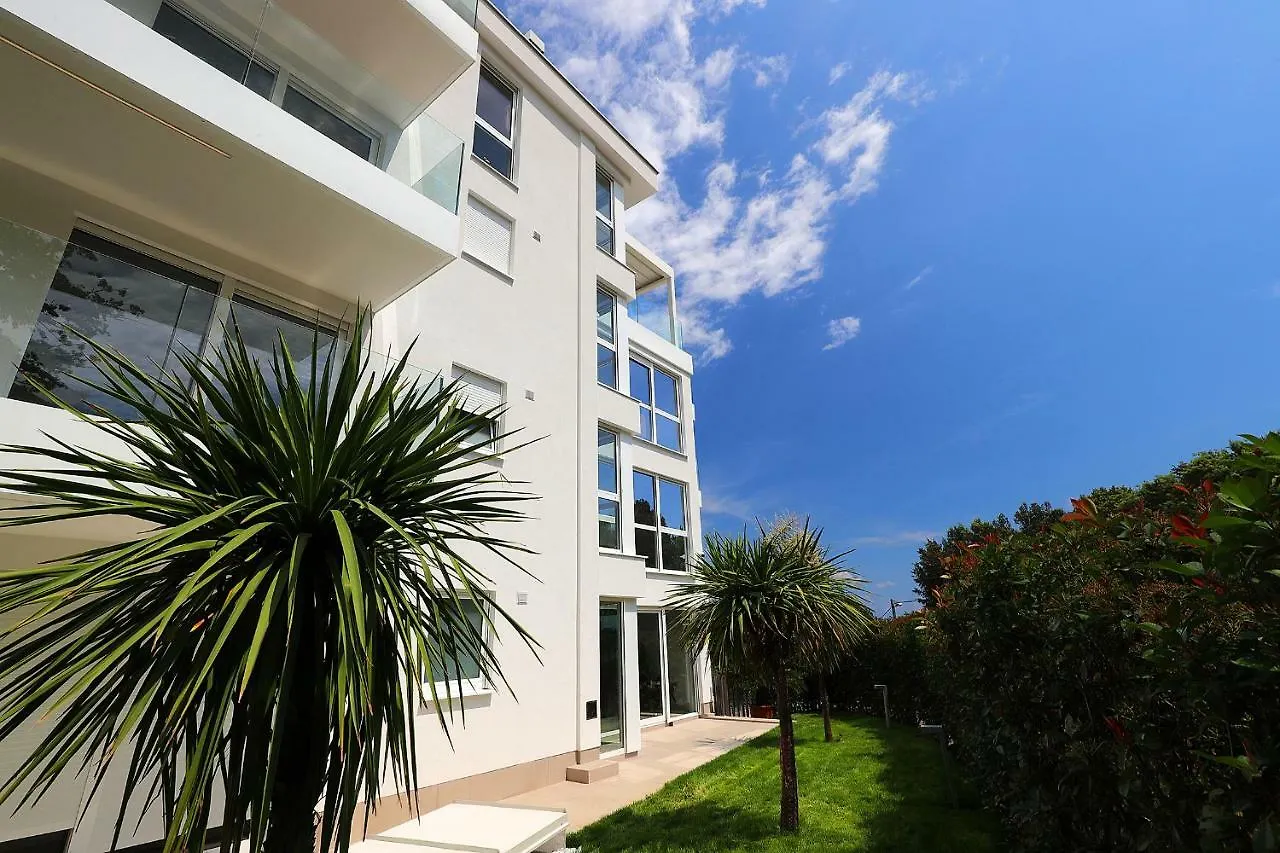 Stylish Apartment 100 M From The Beach Abbázia Horvátország