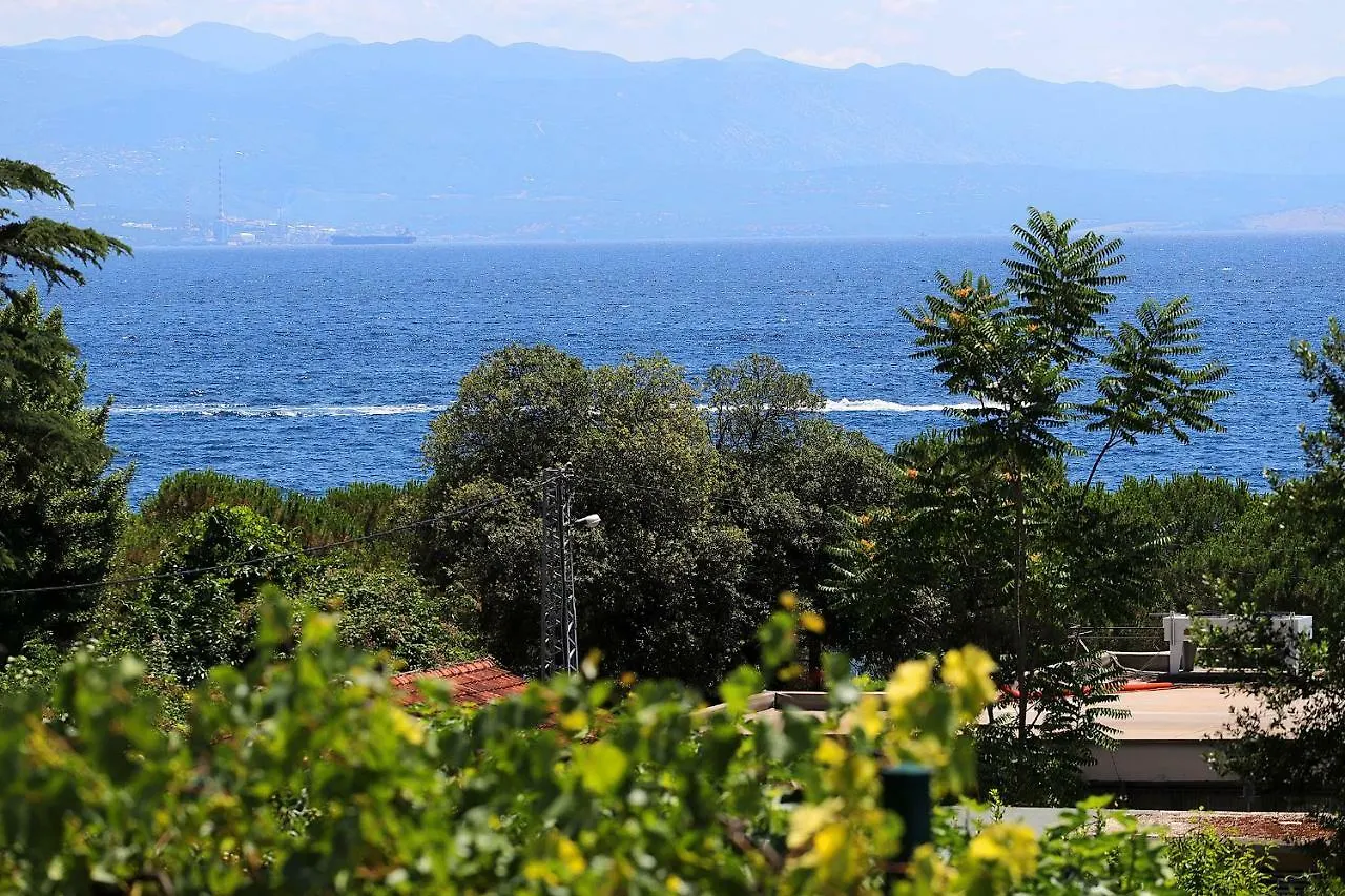 Stylish Apartment 100 M From The Beach Abbázia